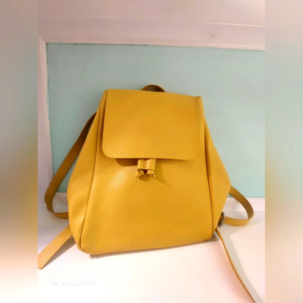 Faux leather yellow zara bagpack